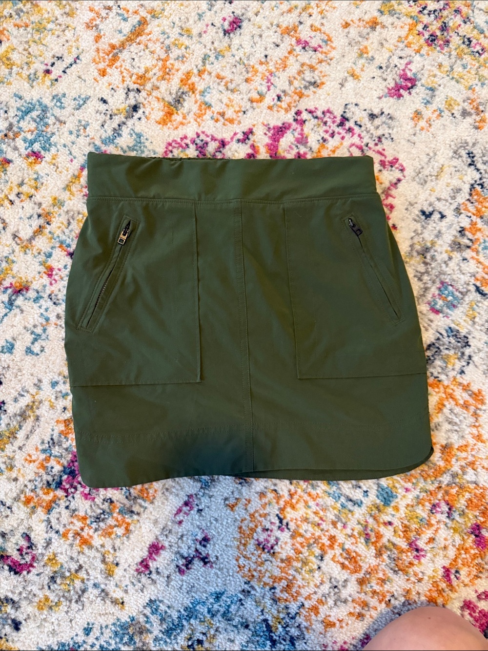 Athleta Women’s Olive Green Skort with Front Zip Pockets
